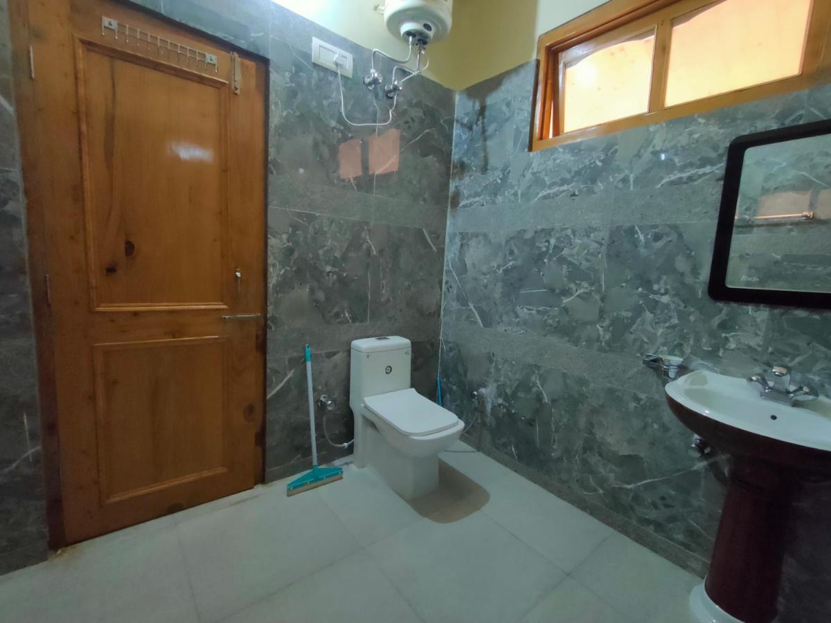 Hotel Anupam By Mid Orchard, קאסול מראה חיצוני תמונה